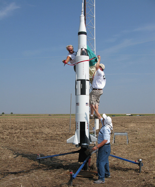 install rocket on the launch pad 